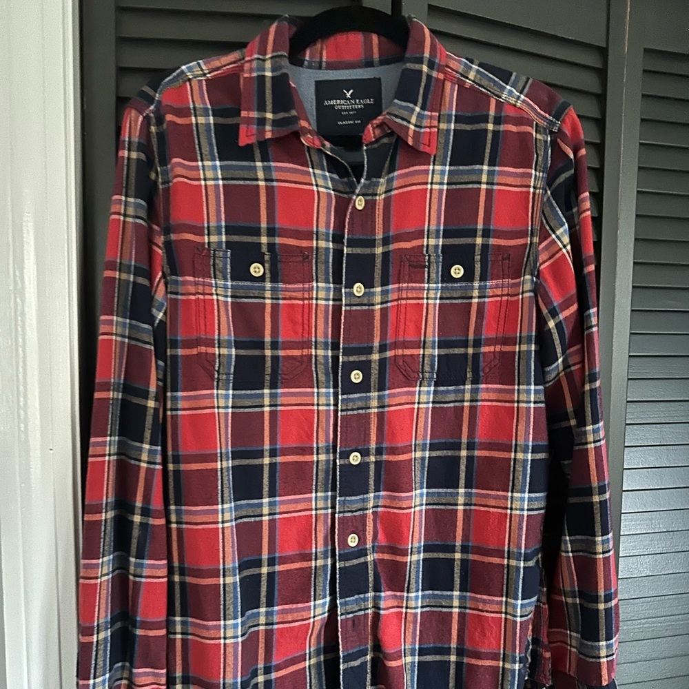 American Eagle men’s plaid flannel